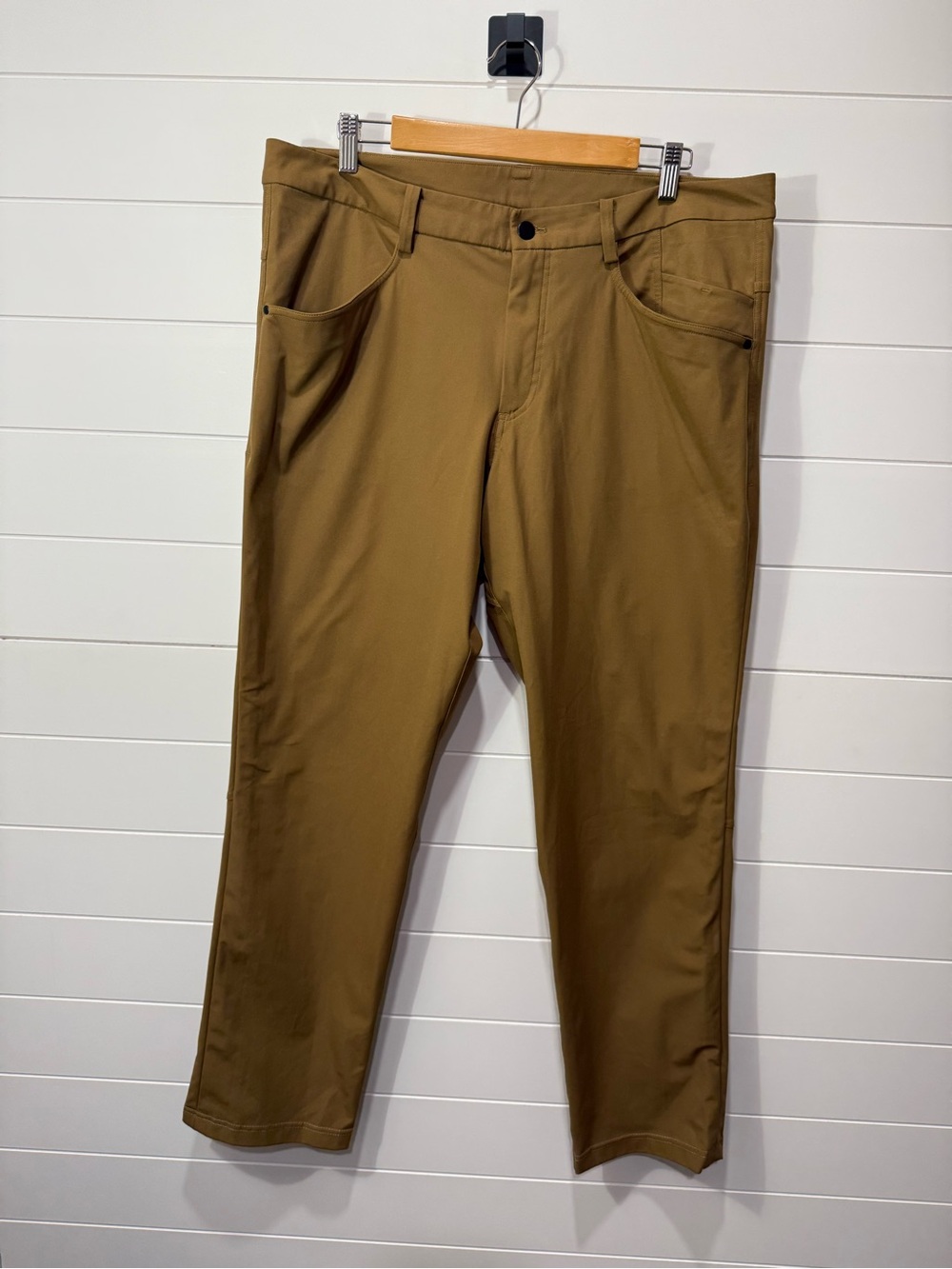 Lululemon Men's Khaki Pants
